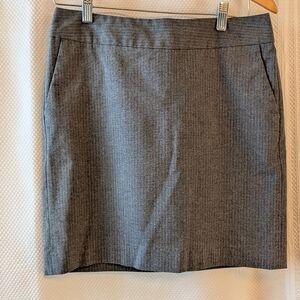 Banana Republic short grey pencil skirt 8P (measurements below)